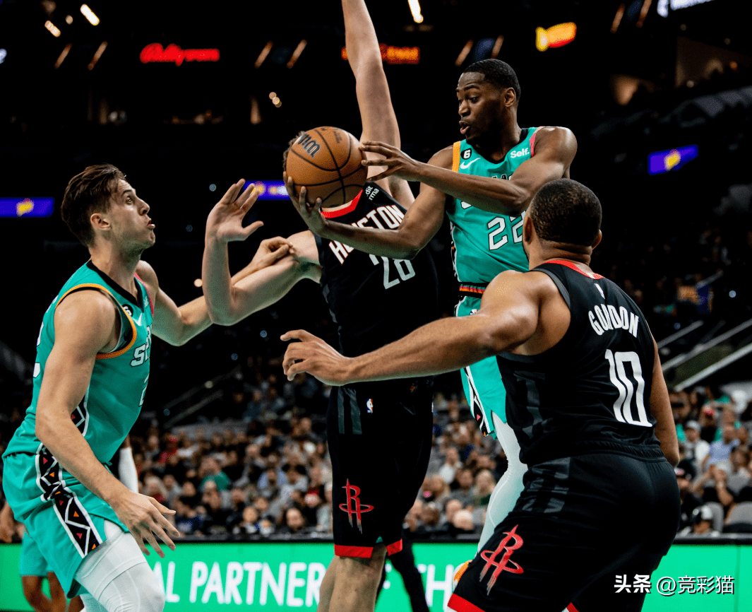 塔图姆称赞哈登 塔图姆称赞哈登